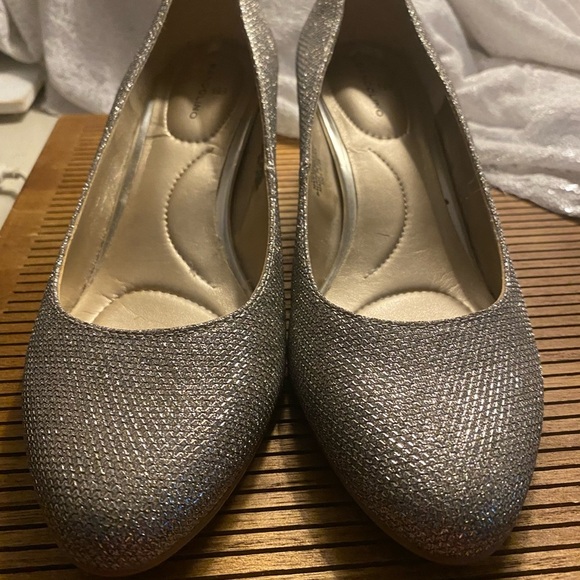 Bandolino Silver Sparkle chunky heels sz 7 - Picture 4 of 6